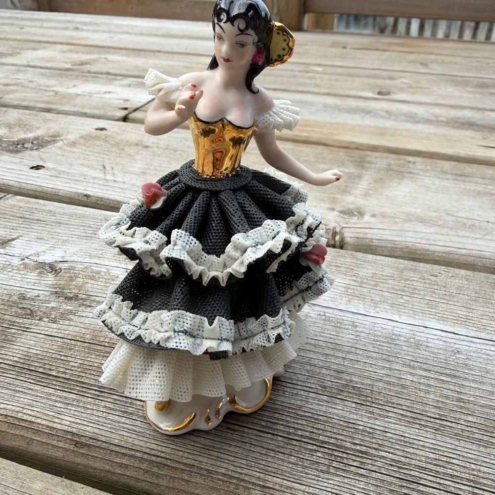 Dresden porcelain‎ lace Spanish/carmen dancer vintage